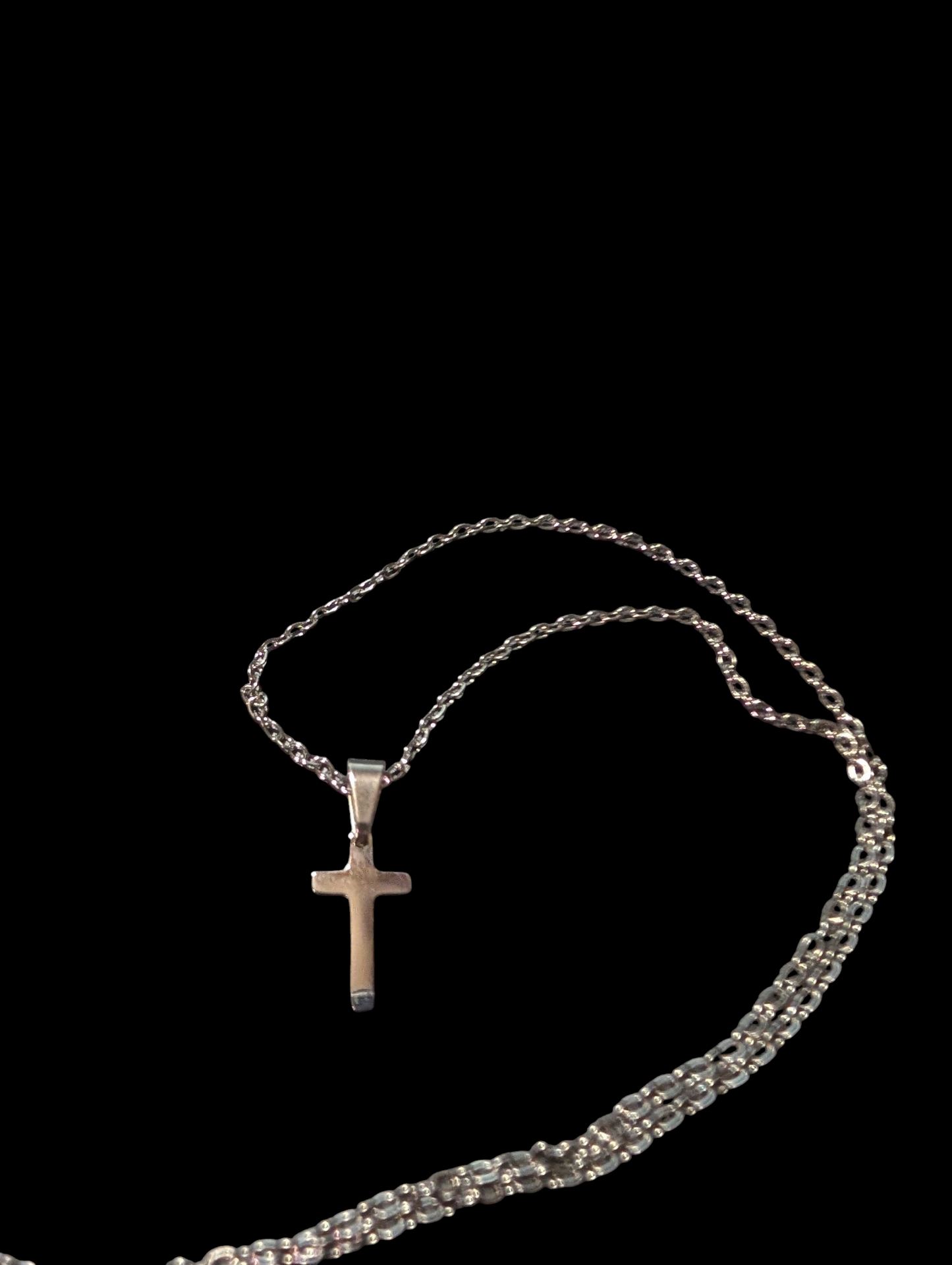 Cross Pendant With Rounded Box Chain